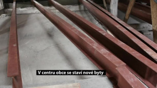 V centru obce se staví nové byty