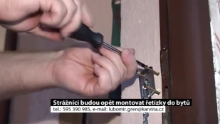 Strážníci MP Karviná budou letos opět montovat bezpečnostní řetízky