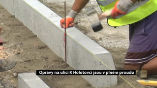 Opravy na ulici K Holotovci jsou v plném proudu