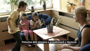 Polovina dětí zůstane o prázdninách v dětském domově