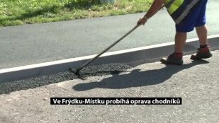 Ve Frýdku-Místku probíhá oprava chodníků