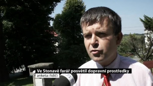 Ve Stonavě farář posvětil dopravní prostředky