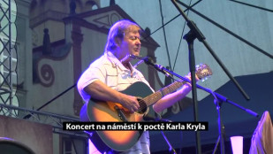 Koncert na náměstí k poctě Karla Kryla