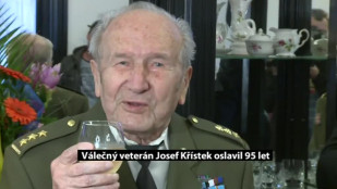 Válečný veterán Josef Křístek oslavil 95 let