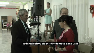 Týdenní oslavy si senioři v domově Luna užili