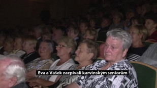 Eva a Vašek zazpívali seniorům z Karviné