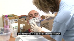 Bezdomovci z F-M se mohli zdarma ostříhat