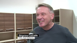 Kněz Zbygniew Czendlik rozesmál karvinské čtenáře