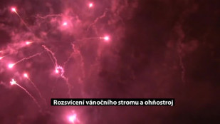 Rozsvícení vánočního stromu a ohňostroj sledovaly tisíce lidí