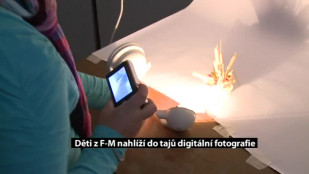 Děti z F-M nahlíží do tajů digitální fotografie