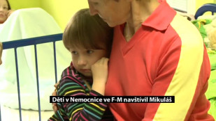 Děti v Nemocnici ve F-M navštívil Mikuláš