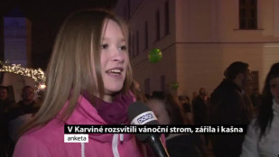 V Karviné rozsvítili vánoční strom, září i kašna