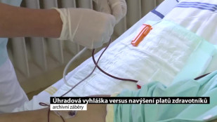 Platy zdravotníků vzrostou. Nemocnice se však asi zadluží