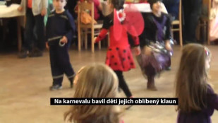 Na karnevalu bavil děti jejich oblíbený klaun