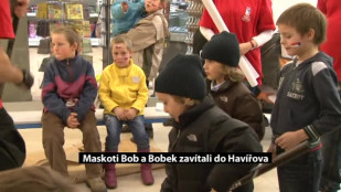 Maskoti MS v kokeji Bob a Bobek zavítali do Havířova