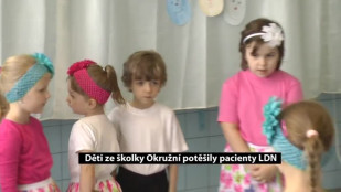 Děti ze školky Okružní potěšily pacienty LDN