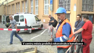 V centru města probíhá rekonstrukce kanalizace