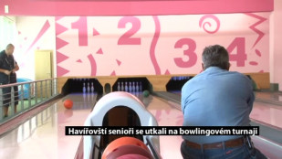 enioři se utkali na bowlingovém turnaji