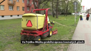 Ve Frýdku-Místku probíhá úprava travnatých ploch