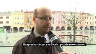 Rozpraskaná cesta ve Skalici projde rekonstrukcí