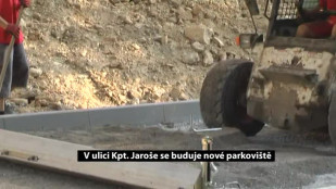 V ulici Kpt. Jaroše se buduje nové parkoviště