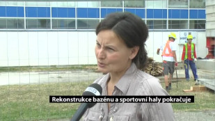 Rekonstrukce bazénu a sportovní haly pokračuje