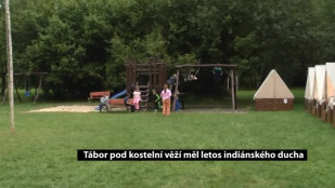 Tábor pod kostelní věží měl letos indiánského ducha