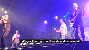 Mňága a Žďorp vystoupili na Masarykově náměstí