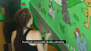 Studenti rozveselili školku obrázky