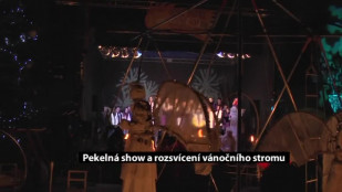 Pekelná show a rozsvícení vánočního stromu