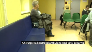 Chirurgická kontrolní ambulance má větší čekárnu