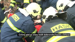 Cvičný pád ze srázu řešili dobrovolní hasiči z Orlové