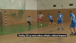 Složky IZS se mezi sebou utkaly v sálové kopané