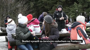 Školáci vyrazili za čerstvým vzduchem na Pustevny