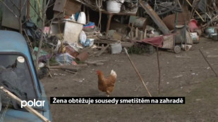 Žena obtěžuje sousedy smetištěm na zahradě