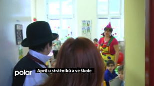 Apríl u strážníků a ve škole