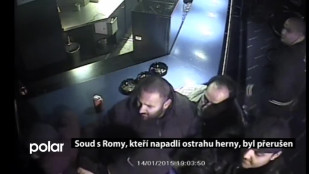 Soud s Romy, kteří napadli ostrahu herny, byl přerušen