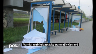 Vandal rozbíjel zastávky tramvají v Ostravě