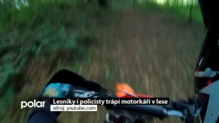 Lesníky i policisty trápí motorkáři v lesích