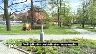 Ve Frýdku-Místku běží sečení trávy naplno