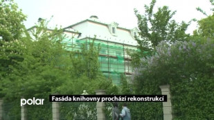 Fasáda knihovny prochází rekonstrukcí