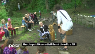 Herci a publikum oživili lesní divadlo v Novém Jičíně