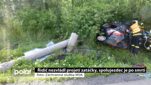 Řidič nezvládl projetí zatáčky, spolujezdec je po smrti