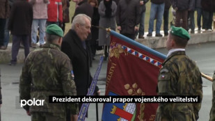 Prezident dekoroval prapor vojenského velitelství