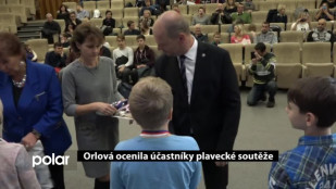 Orlova ocenila účastníky plavecké soutěže