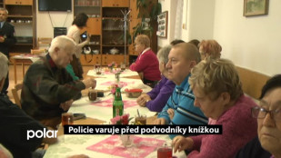 Policie varuje před podvodníky knížkou