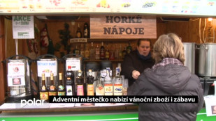 Adventní městečko nabízí vánoční zboží i zábavu