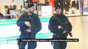 Policisté hlídají místa s vysokou koncentrací lidí