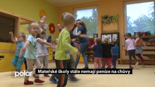 Mateřské školy stále nemají peníze na chůvy