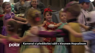 Karneval si předškoláci užili s klaunem Hopsalínem